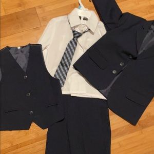 Boys 2T navy suit set